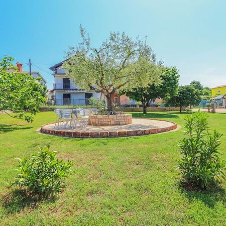 Pension Nina Umag Exterior photo
