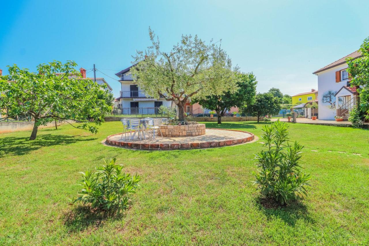 Pension Nina Umag Exterior photo