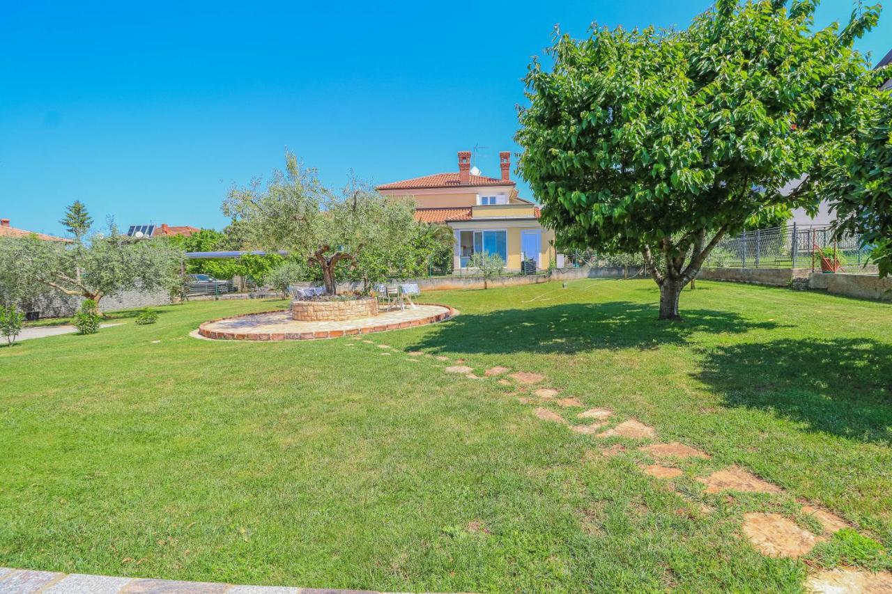 Pension Nina Umag Exterior photo