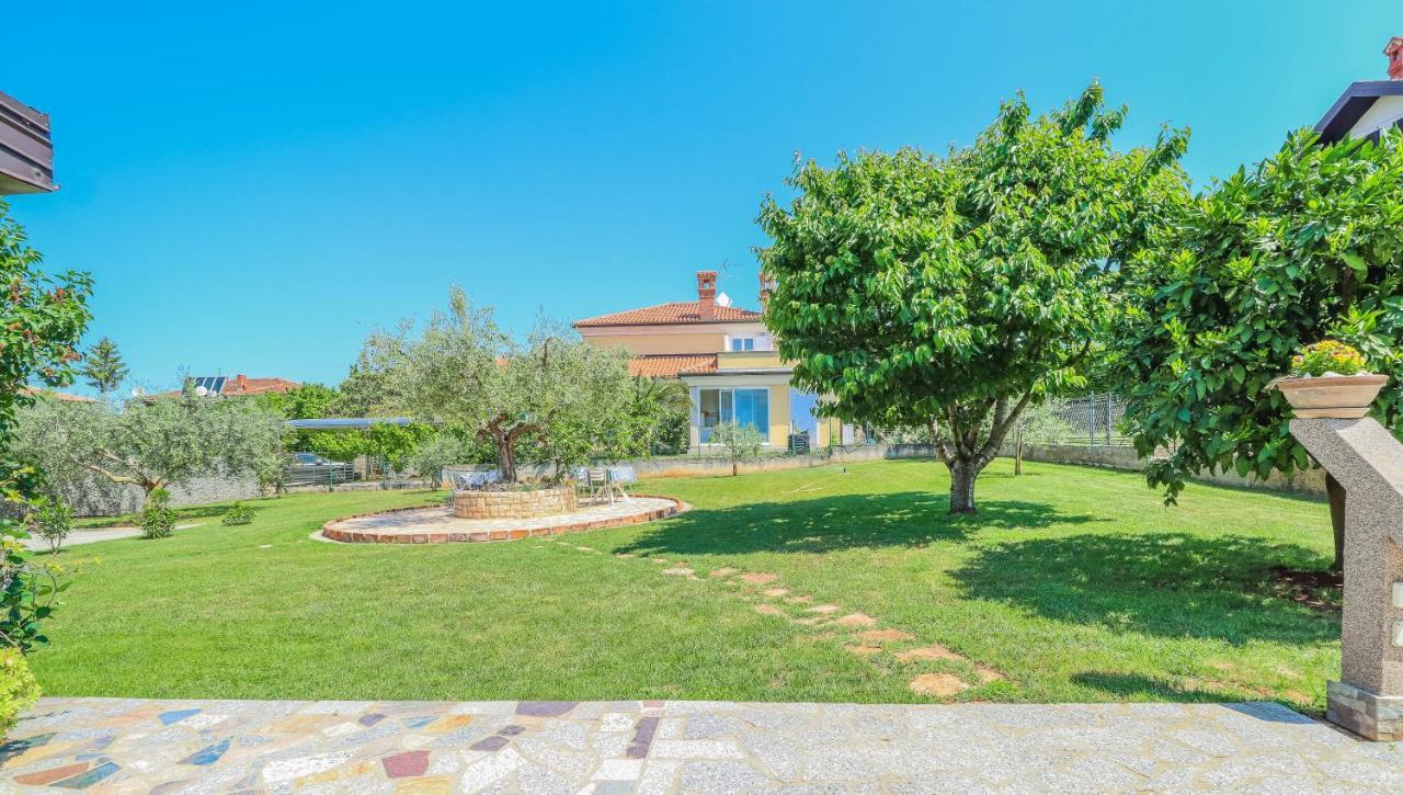 Pension Nina Umag Exterior photo