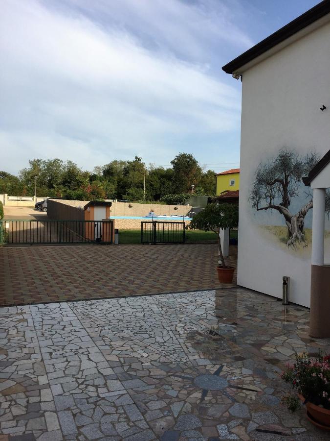 Pension Nina Umag Exterior photo