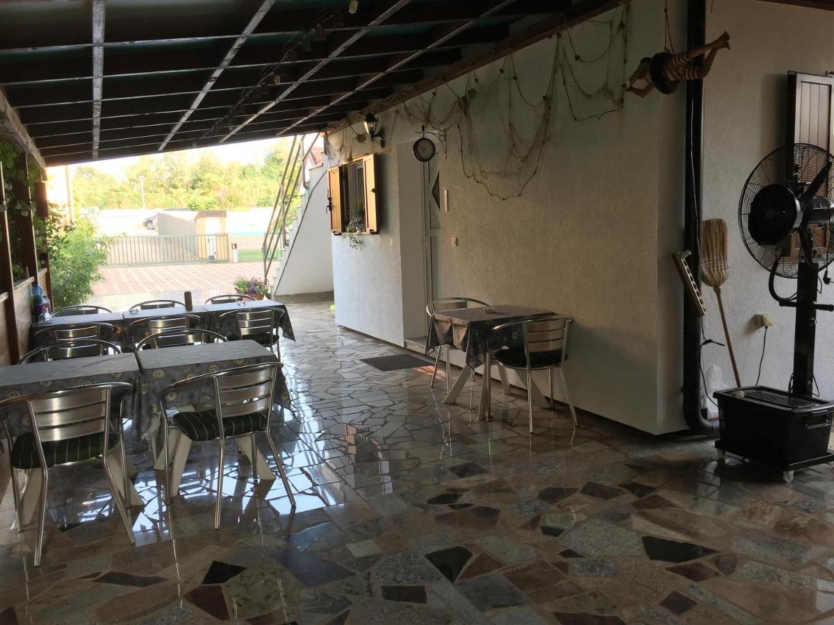 Pension Nina Umag Exterior photo