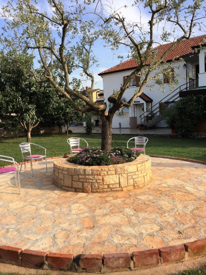 Pension Nina Umag Exterior photo